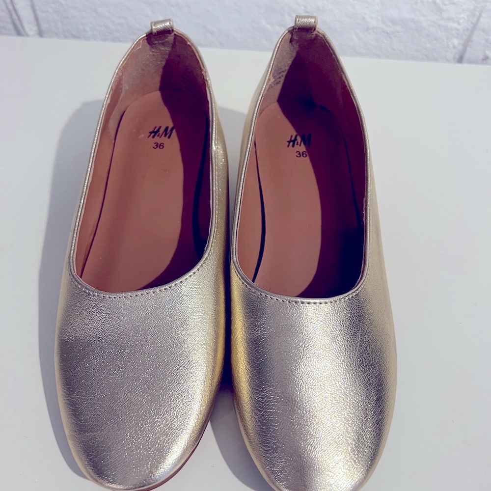 H&M GOLD BALLET HEELS WOMEN'S SIZE 36/5.5
